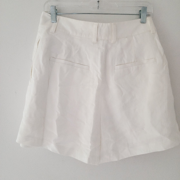 Club Monaco White Soft shorts - Picture 3 of 6
